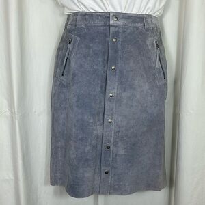 New Frontier, A-line, fully lined, snap front closure, suede skirt. Size 4. NWT.